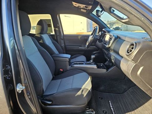 Used 2021 Toyota Tacoma 4x4 Double Cab image 24