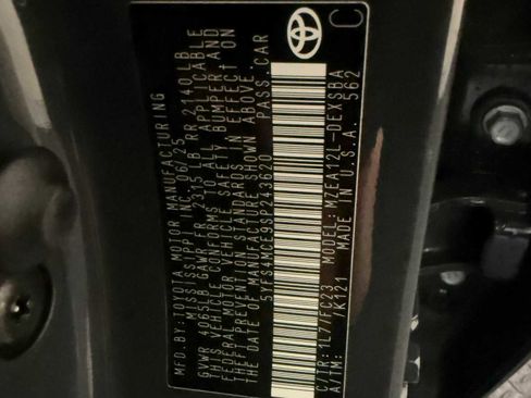 Certified 2025 Toyota Corolla SE image 37