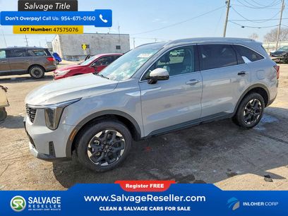 Used 2025 Kia Sorento S w/ Panoramic Sunroof Package