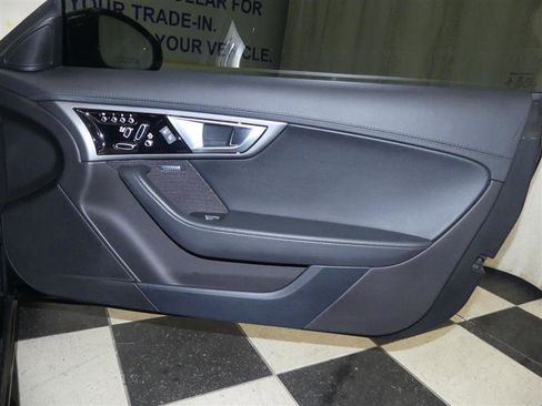 Used 2017 Jaguar F-TYPE R image 27