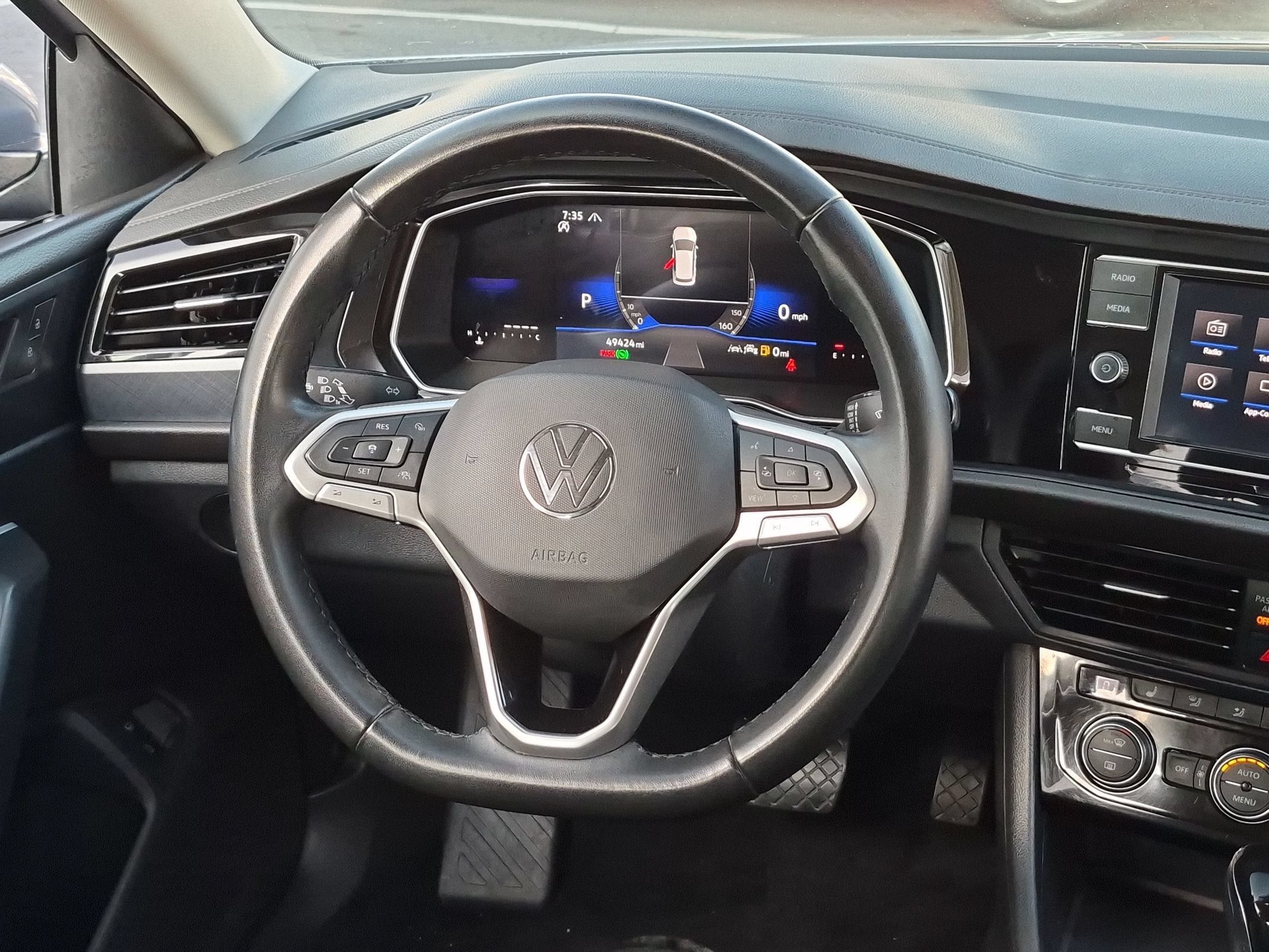 Used 2024 Volkswagen Jetta SE FWD image 11