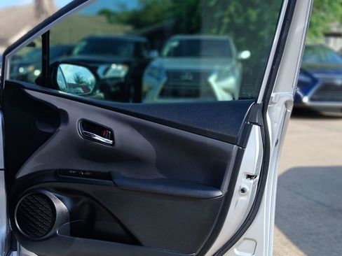 Used 2020 Toyota Prius LE image 15