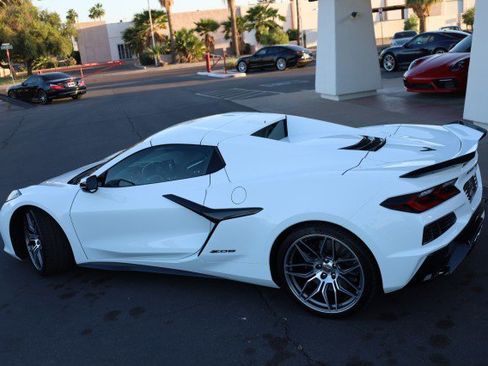 Used 2024 Chevrolet Corvette Z06 RWD image 56