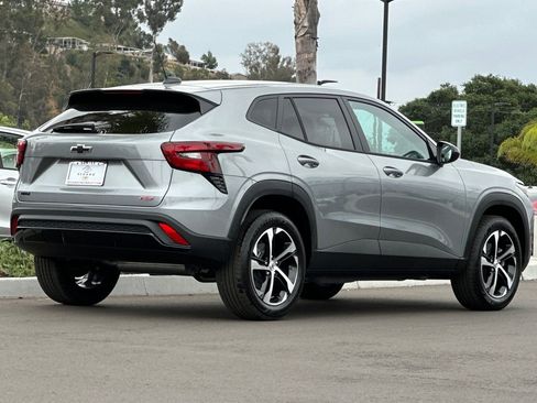 New 2026 Chevrolet Trax RS w/ Sunroof Package FWD image 4