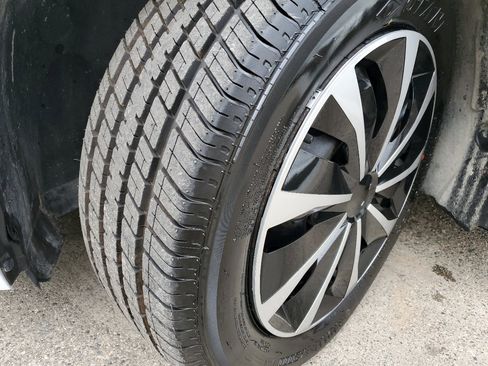 Used 2017 Ford Transit Connect XLT image 38