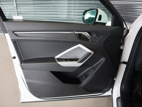 Certified 2024 Audi Q3 2.0T Premium Plus w/ Premium Plus Package image 29