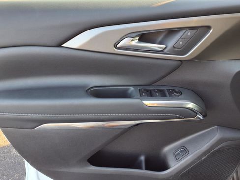 New 2025 Chevrolet Traverse LT w/ Midnight/Sport Edition image 9