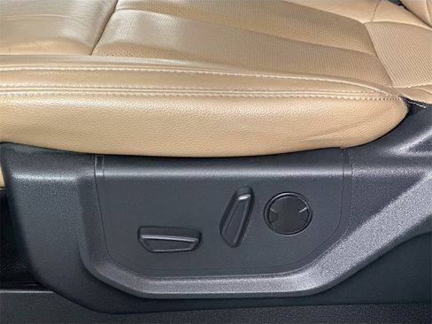 Used 2022 Ford F250 Lariat w/ Chrome Package image 22