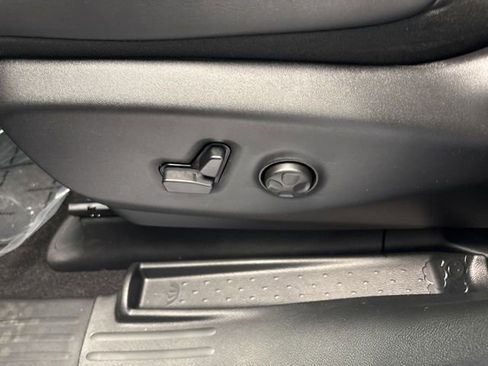 New 2026 Chrysler Pacifica Select AWD/4WD image 14