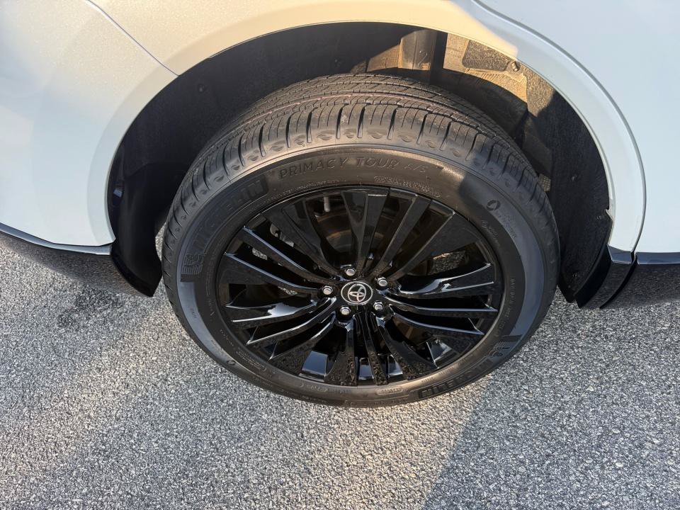 Used 2024 Toyota Venza Nightshade AWD/4WD image 27