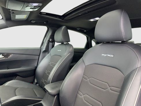 Used 2023 Kia Forte GT-Line w/ GT-Line Premium Package image 15