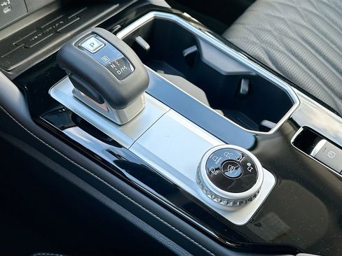 New 2026 Mitsubishi Outlander SEL image 12