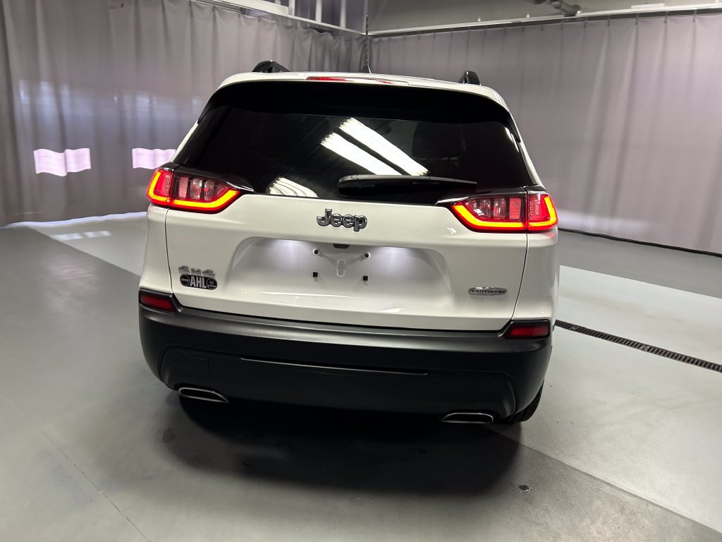 Used 2022 Jeep Cherokee Latitude Lux w/ Sun & Sound Group AWD/4WD image 6