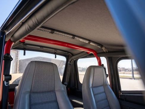 Used 1993 Jeep Wrangler S image 33