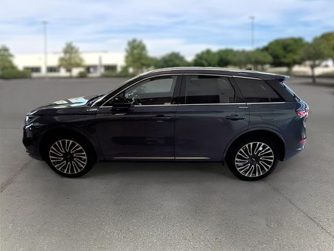 Used 2022 Lincoln Corsair Reserve w/ Sport Package AWD/4WD image 4
