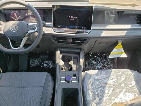 New 2026 Volkswagen Tiguan SE AWD/4WD image 9