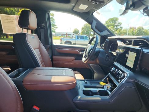 Used 2024 GMC Sierra 2500 Denali Ultimate AWD/4WD image 10