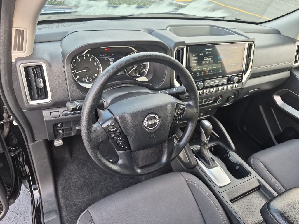 Used 2025 Nissan Frontier SV RWD image 10