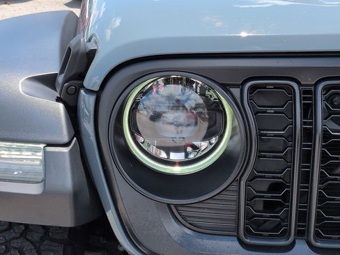 Used 2024 Jeep Wrangler Unlimited Rubicon w/ Technology Group AWD/4WD image 10