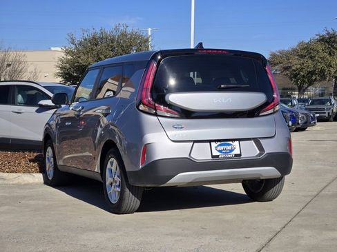Certified 2025 Kia Soul LX image 6