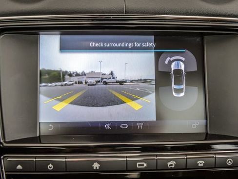 Used 2017 Jaguar XJ R-Sport image 25