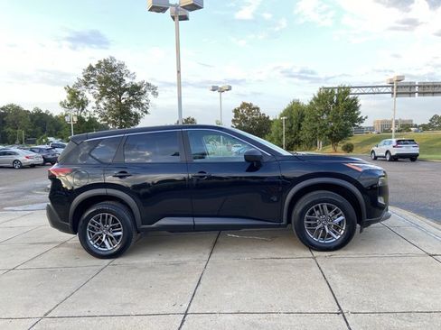 Used 2023 Nissan Rogue S FWD image 13