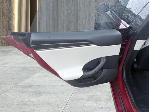 Used 2023 Tesla Model S Plaid image 35