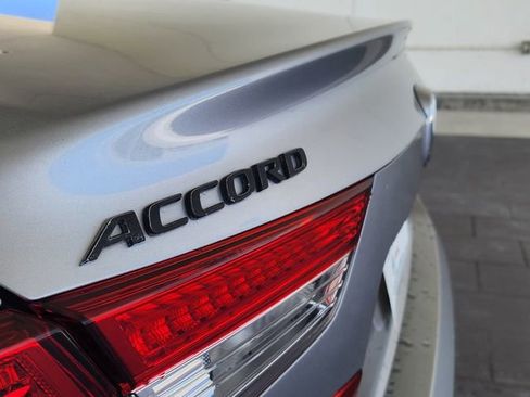 Used 2018 Honda Accord LX image 14