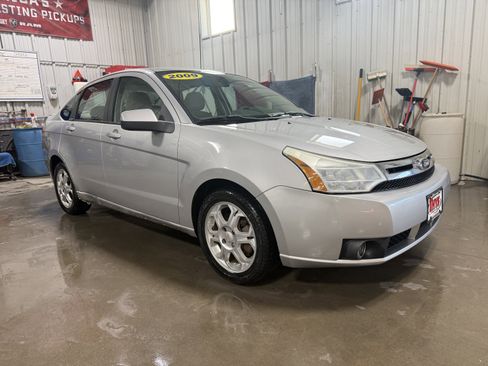 Used 2009 Ford Focus SES image 2
