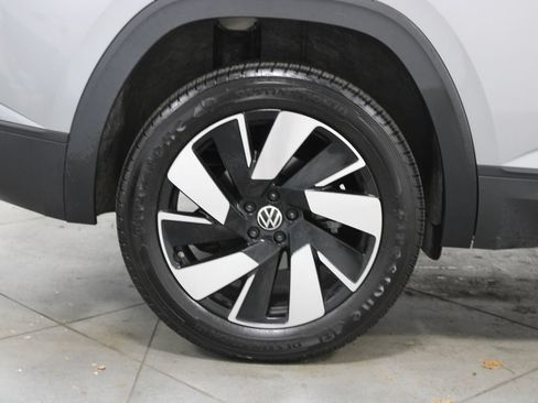 Used 2024 Volkswagen Atlas Cross Sport SE AWD/4WD image 13