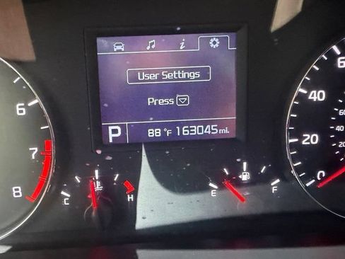 Used 2016 Kia Cadenza Premium FWD image 21