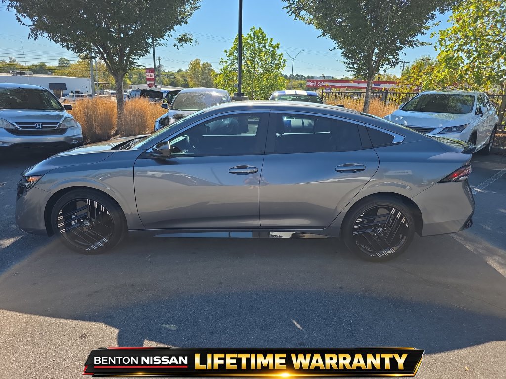 Used 2026 Nissan Sentra SR w/ SR Premium Package FWD image 9