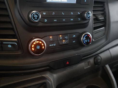 Used 2024 Ford Transit 250 Low Roof AWD w/ Exterior Upgrade Package image 20