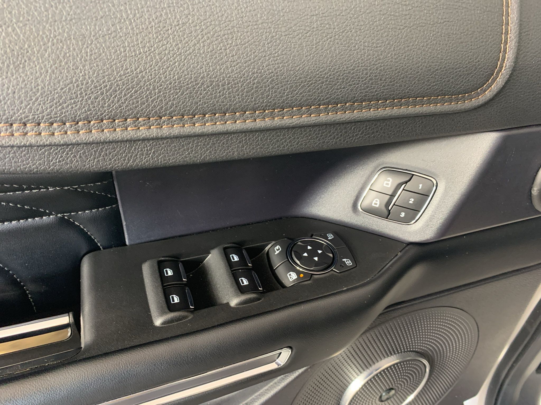 Used 2019 Ford Expedition Platinum AWD/4WD image 13