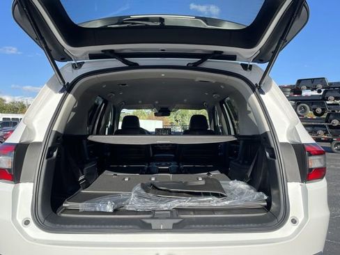 New 2025 Honda Pilot EX-L image 12