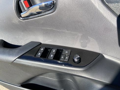 Used 2018 Toyota Prius Four image 44