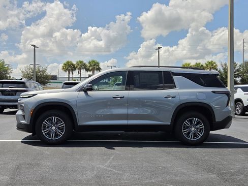 New 2026 Chevrolet Traverse LT w/ Driver Confidence Package FWD image 3