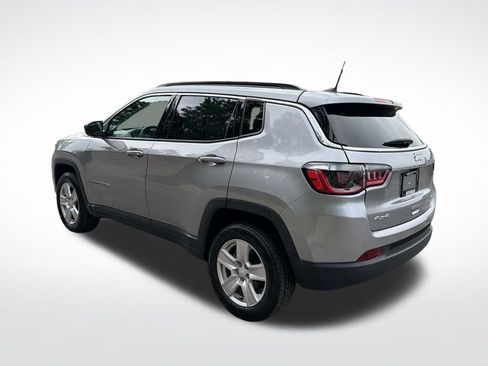 Used 2022 Jeep Compass Latitude AWD/4WD image 3