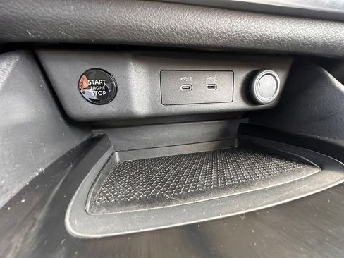 Certified 2025 Nissan Rogue SV w/ SV Premium Package FWD image 21