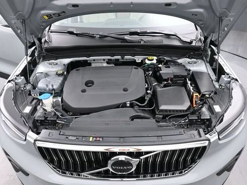 Used 2024 Volvo XC40 B5 Plus w/ Protection Package Premier AWD/4WD image 31