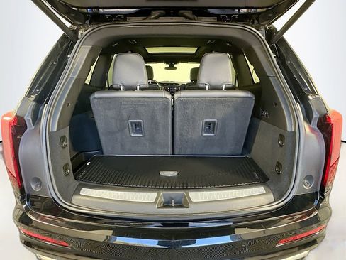 Used 2022 Cadillac XT6 Premium Luxury image 26