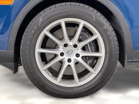 Used 2024 Porsche Cayenne AWD/4WD image 11