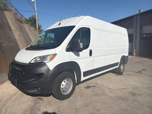 Used 2023 RAM ProMaster 2500 FWD image 1