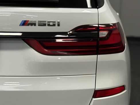 Used 2021 BMW X7 M50i w/ Dynamic Handling Package image 13