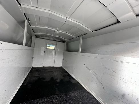 Used 2015 Chevrolet Express 3500 image 15