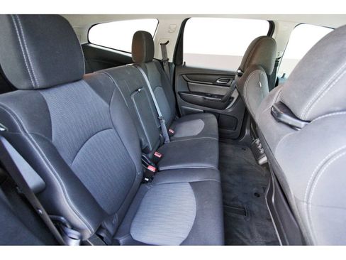 Used 2017 Chevrolet Traverse LT w/ Style and Technology Package FWD image 13