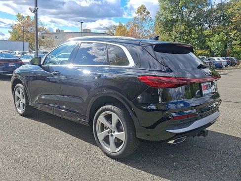 New 2025 Audi Q5 Premium Plus image 12