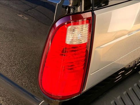 Used 2015 Ford F250 Platinum w/ FX4 Off-Road Package image 26