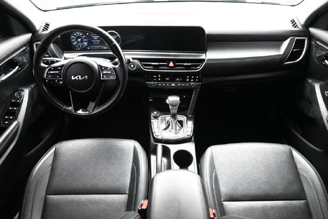 Used 2024 Kia Seltos EX FWD image 16