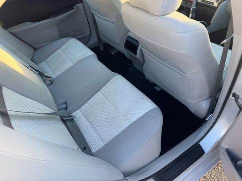 Used 2014 Toyota Camry SE image 11